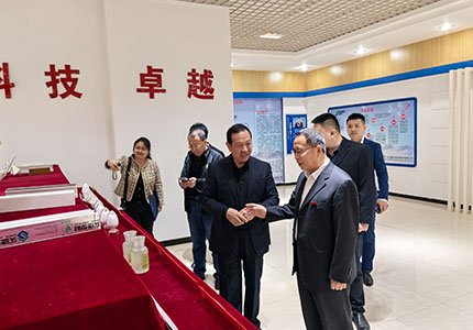 Nhiệt liệt hoan nghênh Chủ tịch Hiệp hội Công nghiệp Chế biến Nhựa Trung Quốc Vương Chiêm Kiệt cùng đoàn đến công ty chúng tôi điều tra nghiên cứu